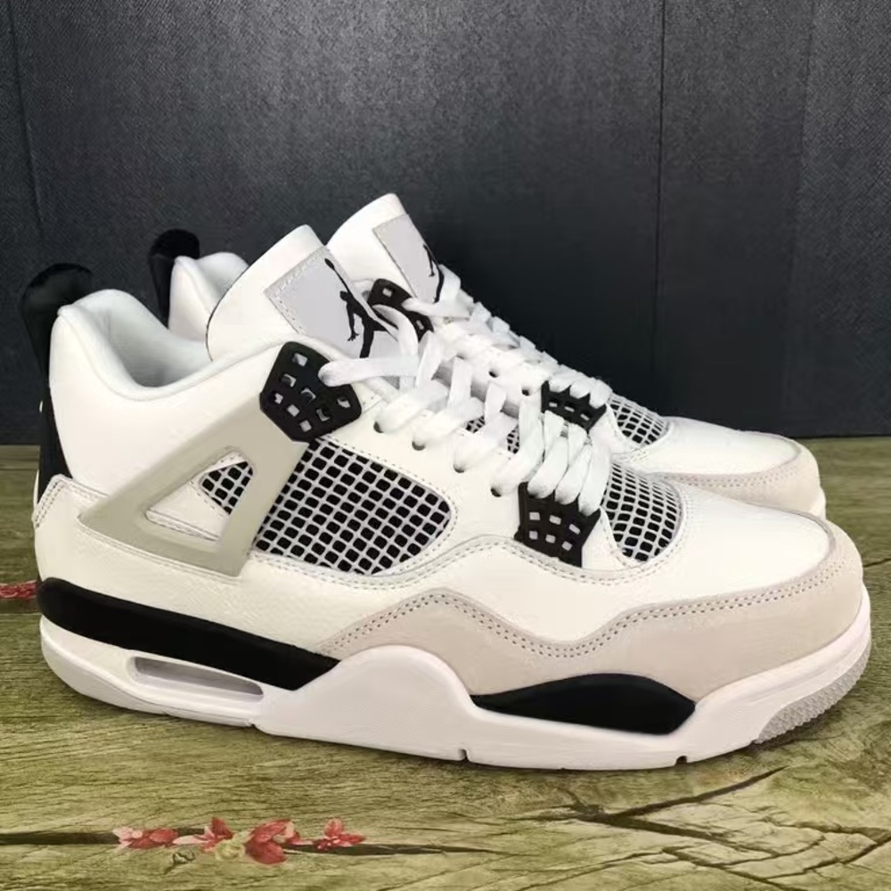 Air Jordan 4 Retro 'Military Black